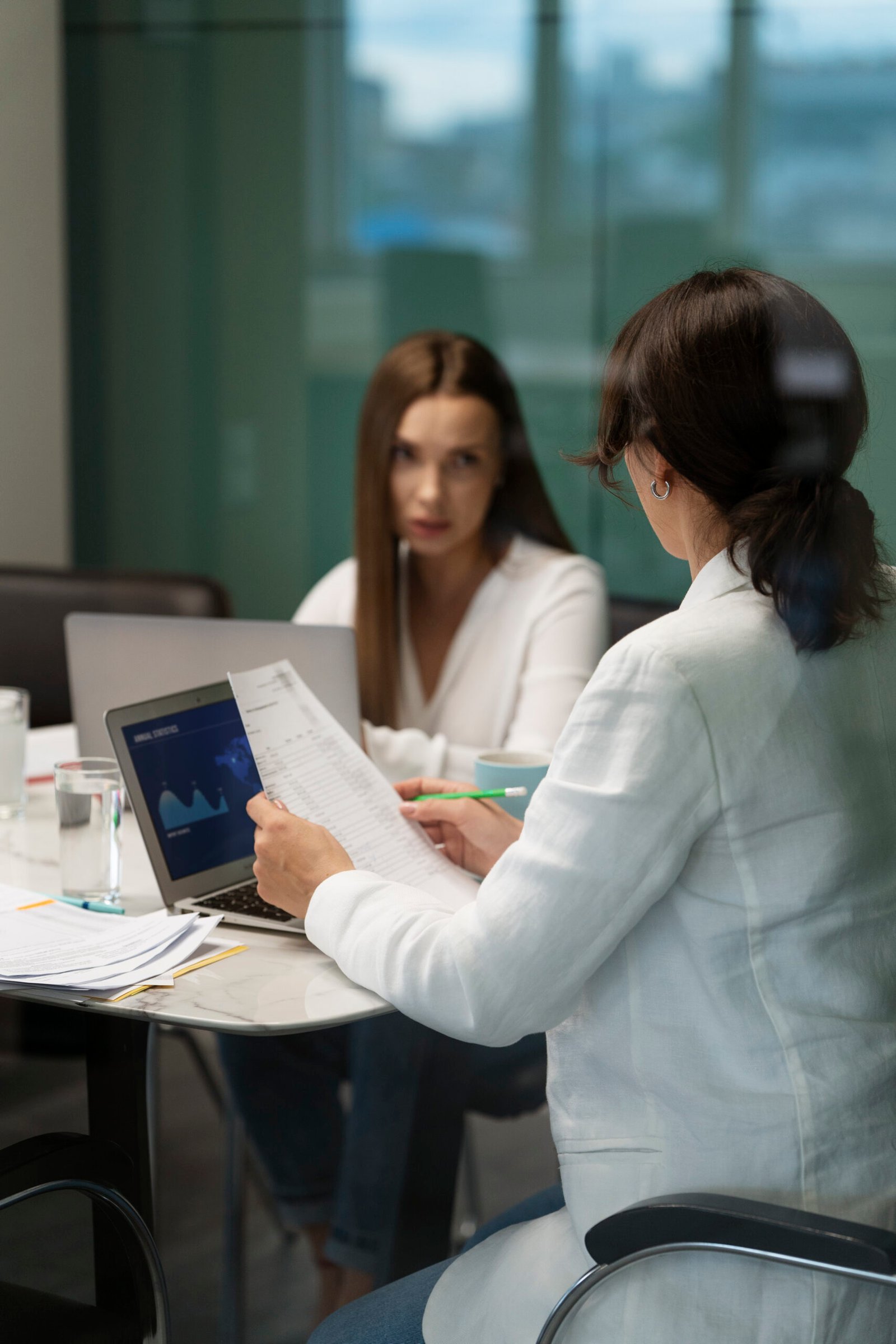 side-view-women-working-together